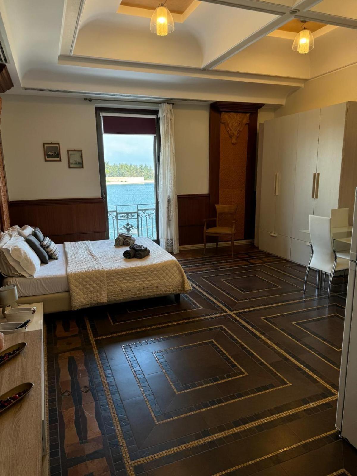 Regina Del Porto Apartment Brindisi Exterior photo
